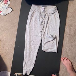 Cute nice fitting sweats